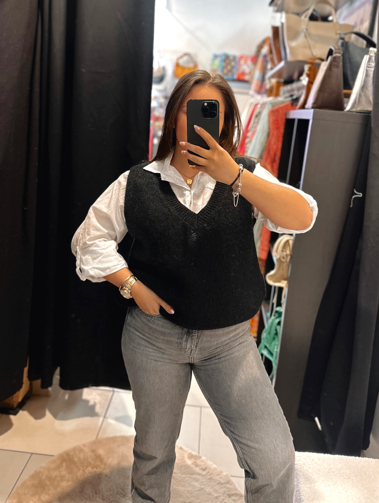 Pull sans manche col V noir