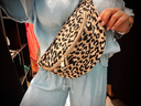Banane léopard en tissus et cuir 