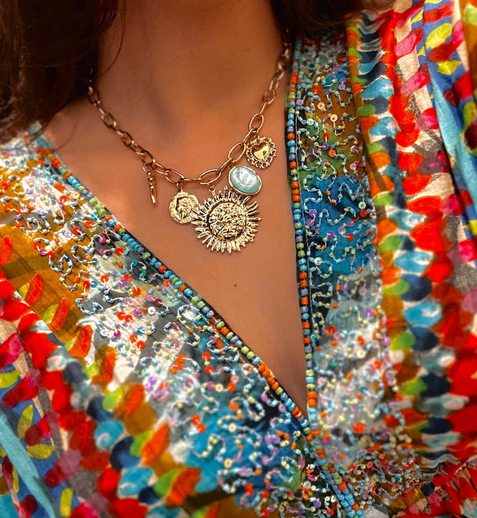 Collier soleil bleu