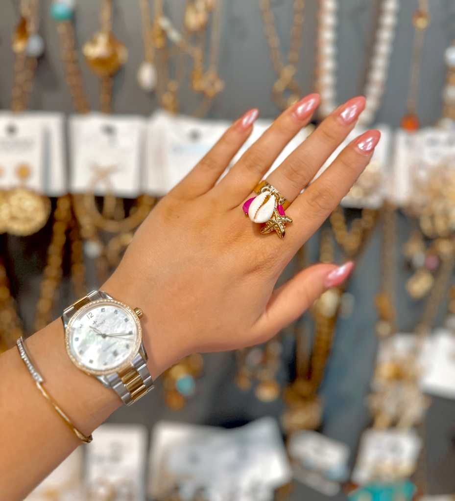 Bague coquillage et breloques fushia