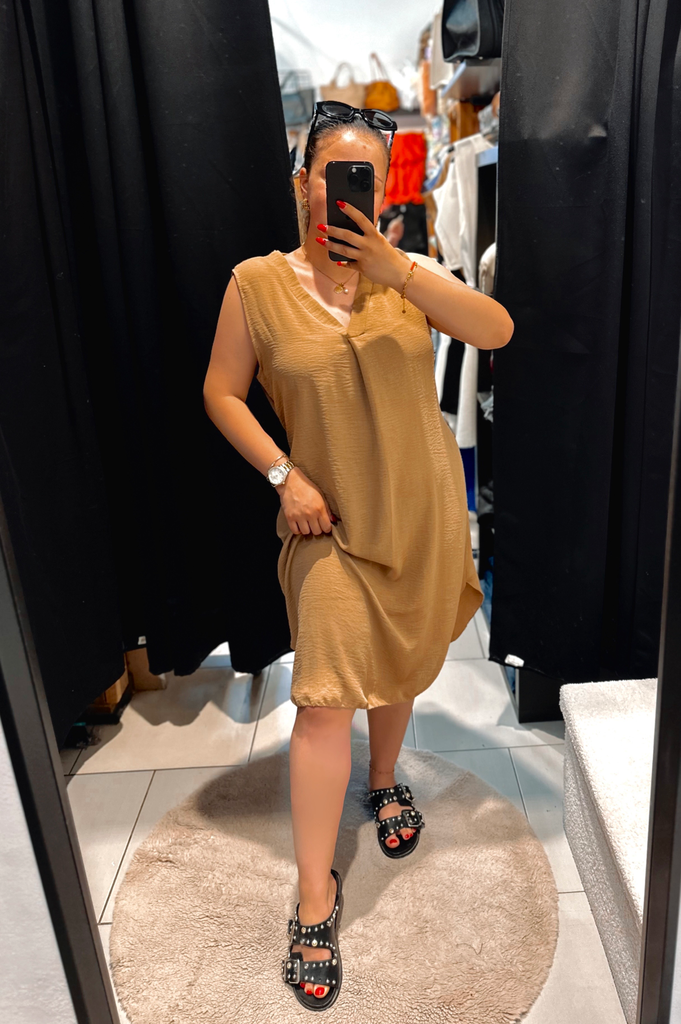 Robe sans manches camel 