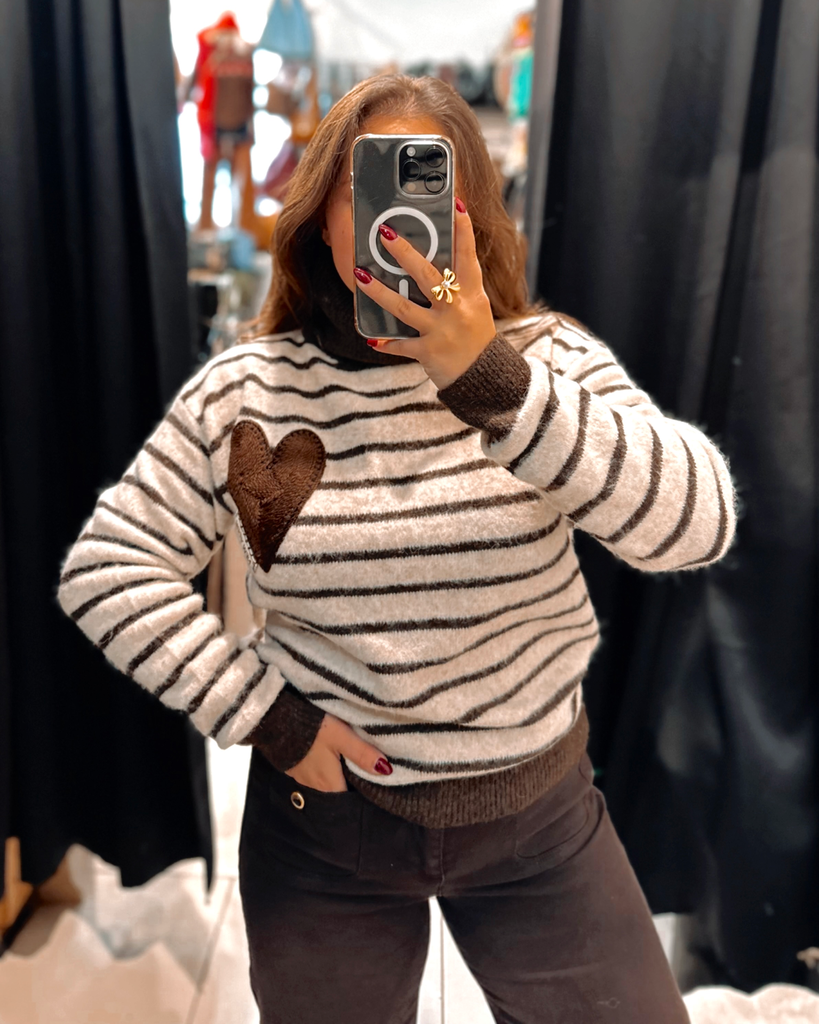 Pull ligné coeur beige 