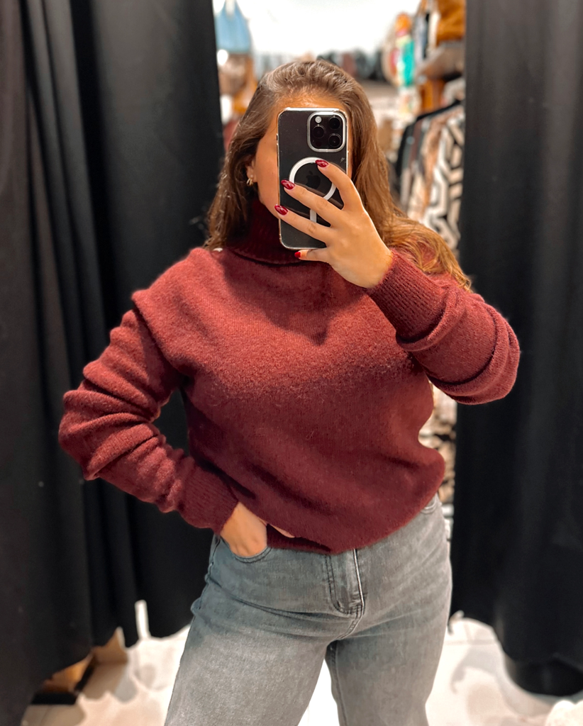 Col roulé en laine bordeaux 