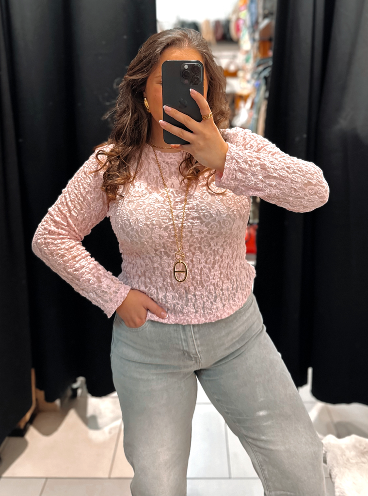 Blouse en dentelle rose