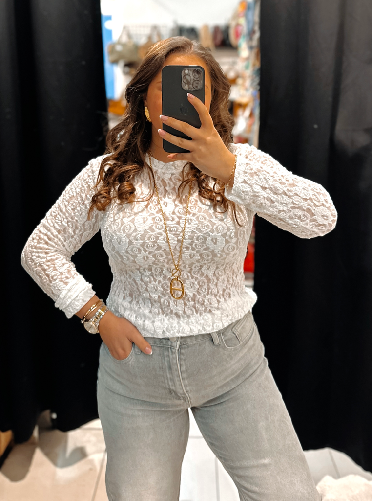 Blouse en dentelle blanche