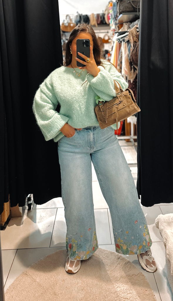 Jeans à fleurs brodées (36)