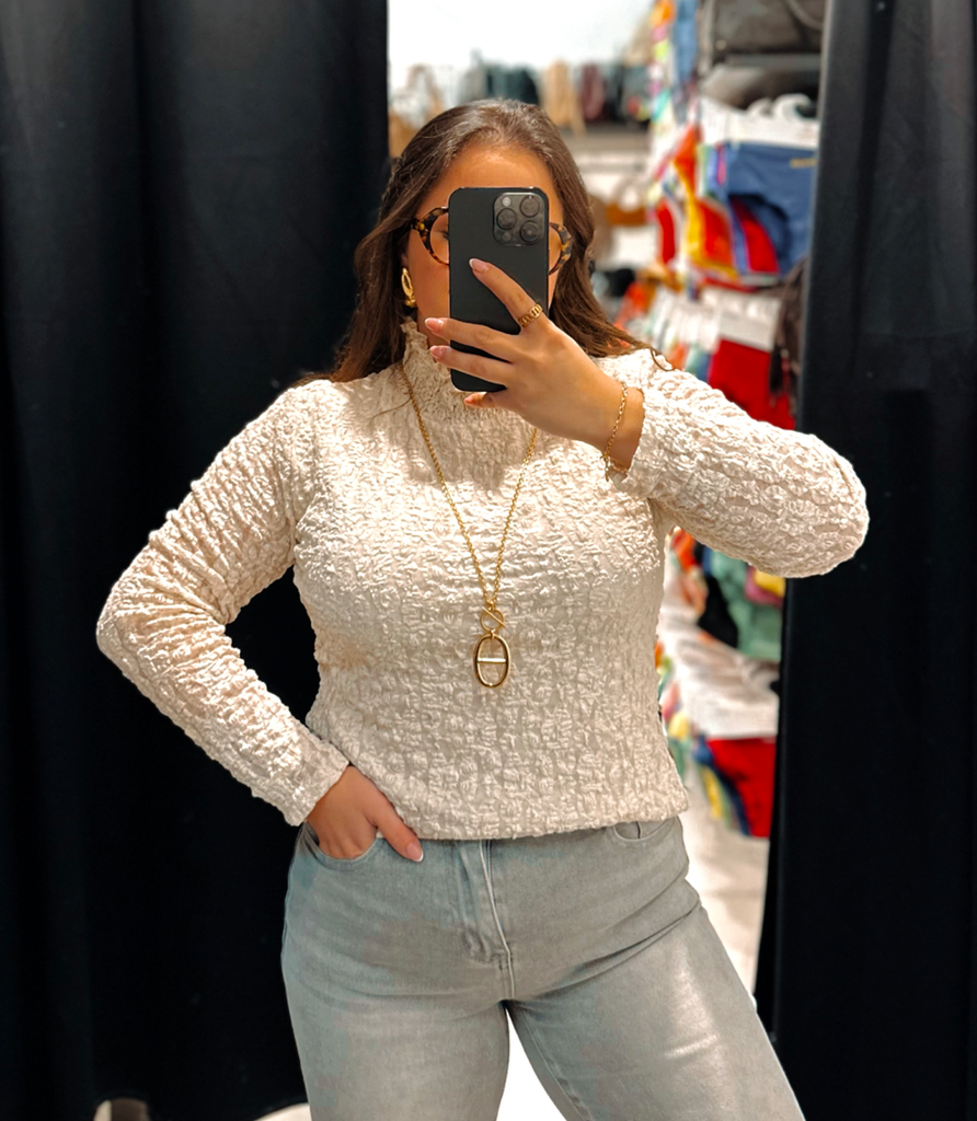 Blouse en dentelle beige col montant