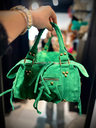 Petit sac en daim vert