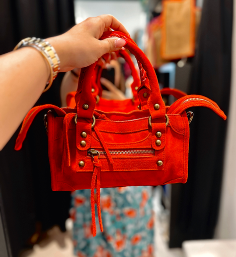 Petit sac gaga en daim rouge 