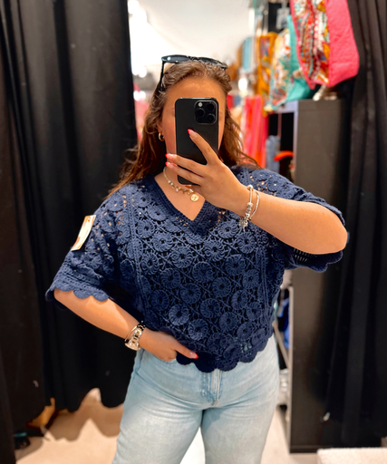 Pull ajouré bleu marine 