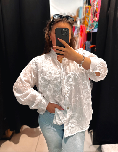 Chemise blanche à relief 