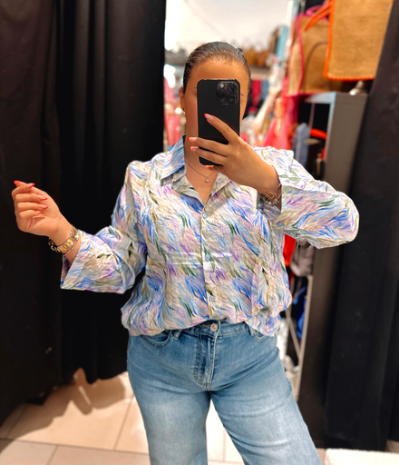 Chemise bleue et mauve 