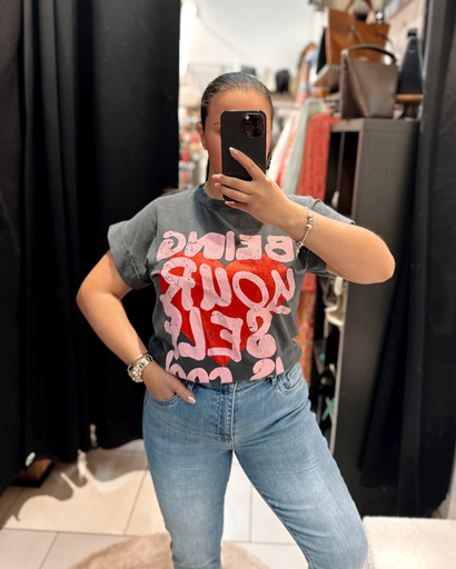 T-shirt cœur gris foncé 