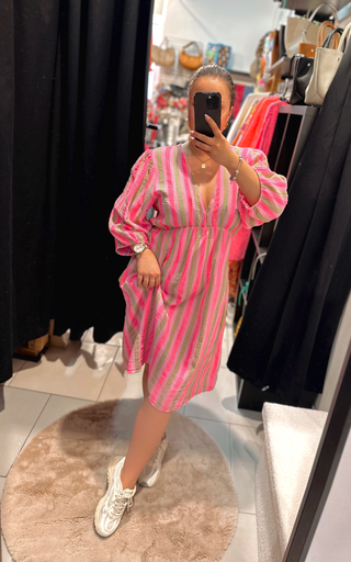 Robe lignée verte et rose